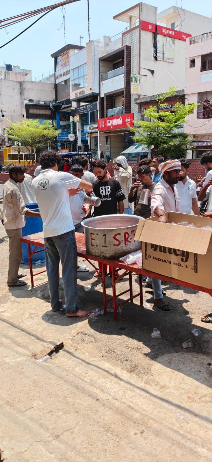 Volunteers during a Jal Sewa activity by EK Kripa Foundation